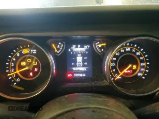 2018 Jeep Wrangler Unlimited Sport S с VIN 1C4HJXDN8JW190448, выставлен на аукционе Copart как лот 57250025 с пробегом 107 733 миль миль и На запчасти • Non repairable. История ставок и продаж доступна на DreamBid. Изображение 9.
