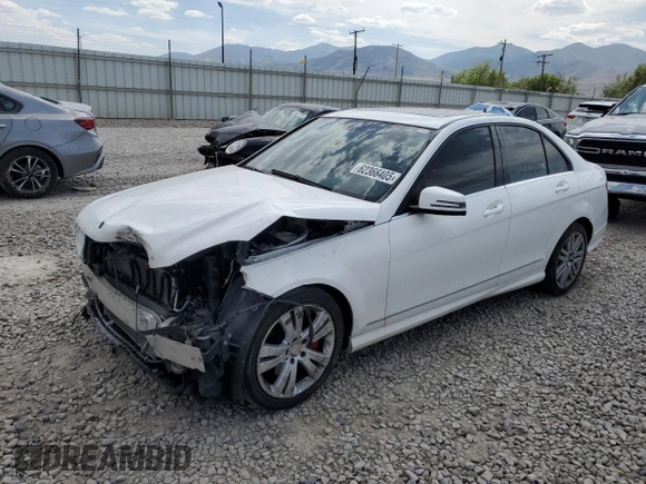 2013 Mercedes-Benz C 300 Sport z VIN WDDGF8AB1DR286864, wystawiony jako Copart lot #62366405 z przebiegiem 107 546 mil mil oraz Szkoda całkowita • Salvage title. Historia ofert i sprzedaży dostępna na DreamBid. Obrazek 1.