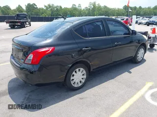 2014 Nissan Versa SV z VIN 3N1CN7AP8EL842374, wystawiony jako IAAI lot #42684858 z przebiegiem 123 734 mil mil oraz . Historia ofert i sprzedaży dostępna na DreamBid. Obrazek 4.