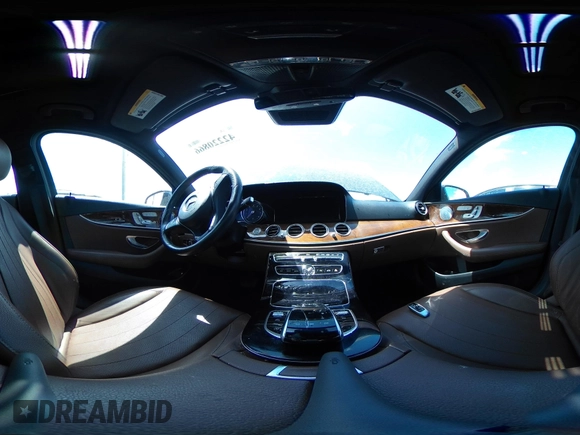 2018 Mercedes-Benz E 300 z VIN WDDZF4KB7JA432582, wystawiony jako IAAI lot #42220866 z przebiegiem 52 437 mil mil oraz . Historia ofert i sprzedaży dostępna na DreamBid. Obrazek 19.
