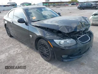 2013 BMW 3 Series 328i xDrive with VIN WBAKF3C56DJ385545, listed as a IAAI auction lot 40735031 with 156,826 mi miles. Bid and sale history available at carsss.com. Image 1.