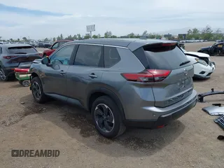 2024 Nissan Rogue SV z VIN JN8BT3BA6RW005788, wystawiony jako IAAI lot #42228429 z przebiegiem 6 097 mil mil oraz . Historia ofert i sprzedaży dostępna na DreamBid. Obrazek 3.
