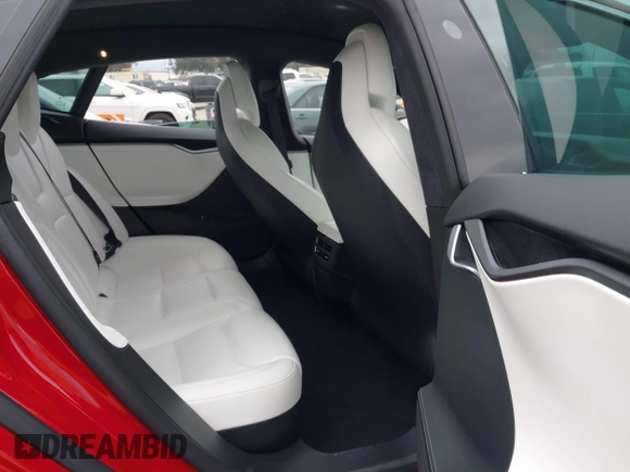 2019 Tesla Model S 100D z VIN 5YJSA1E46KF332066, wystawiony jako IAAI lot #42189828 z przebiegiem 55 751 mil mil oraz . Historia ofert i sprzedaży dostępna na DreamBid. Obrazek 8.