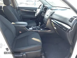 2015 Kia Sorento LX with VIN 5XYKT3A69FG575172, listed as a IAAI auction lot 42151412 with 161,823 mi miles and . Bid and sale history available at carsss.com. Image 5.