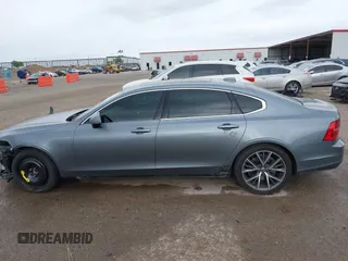2018 Volvo S90 Momentum z VIN LVY982AK1JP025728, wystawiony jako IAAI lot #41930159 z przebiegiem 80 056 mil mil oraz . Historia ofert i sprzedaży dostępna na DreamBid. Obrazek 15.