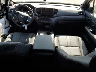 2024 Honda Passport TrailSport with VIN 5FNYF8H67RB004926, listed as a Copart auction lot 72783164 with 860 mi miles and Salvage Title. Bid and sale history available at carsss.com. Image 8.