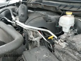 2015 Ram 1500 Express z VIN 1C6RR7KTXFS680314, wystawiony jako IAAI lot #43040717 z przebiegiem 153 999 mil mil oraz . Historia ofert i sprzedaży dostępna na DreamBid. Obrazek 19.