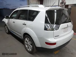 2009 Mitsubishi Outlander SE with VIN JA4LS31W49Z000940, listed as a IAAI auction lot 42044608 with 127,990 mi miles. Bid and sale history available at carsss.com. Image 3.