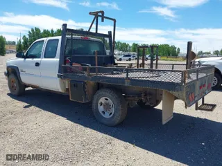 2006 Chevrolet Silverado 2500HD LT2 with VIN 1GCHK29D16E247960, listed as a IAAI auction lot 40070989 with 1 mi miles. Bid and sale history available at carsss.com. Image 3.
