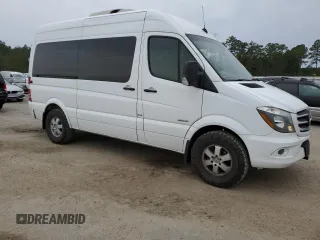 2015 Mercedes-Benz Sprinter Passenger with VIN WDZPE7DC2F5998483, listed as a Copart auction lot 76276203 with 206,959 mi miles. Bid and sale history available at carsss.com. Image 4.