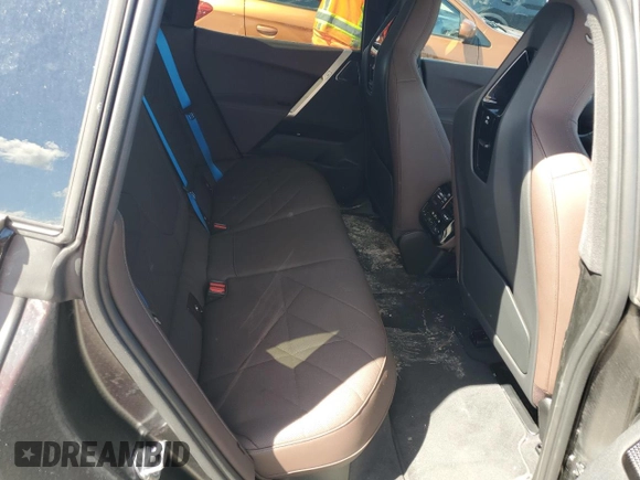 2024 BMW iX M60 z VIN WB533CF00RCN01751, wystawiony jako Copart lot #74145244 z przebiegiem 21 347 mil mil oraz Szkoda całkowita • Salvage title. Historia ofert i sprzedaży dostępna na DreamBid. Obrazek 11.