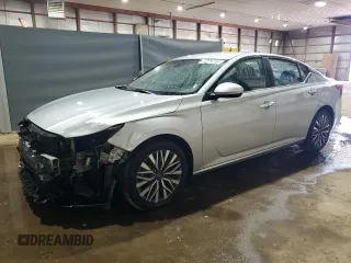 2023 Nissan Altima SV z VIN 1N4BL4DV9PN339646, wystawiony jako Copart lot #59463025 z przebiegiem 57 768 mil mil oraz Czysty tytuł • Clean title. Historia ofert i sprzedaży dostępna na DreamBid. Obrazek 1.