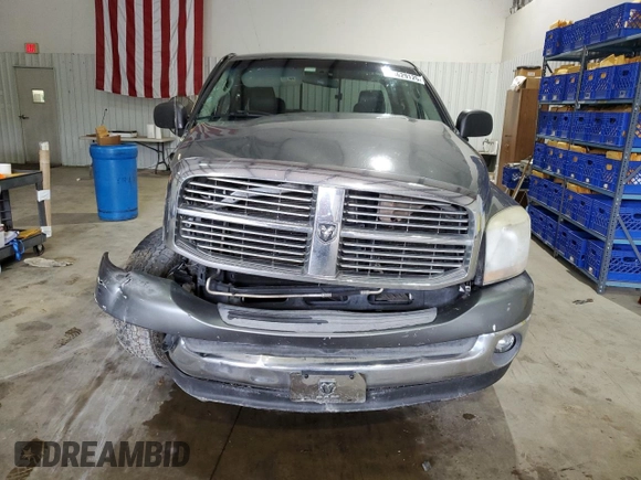 2006 Dodge 1500 SLT z VIN 1D7HA18N56S630914, wystawiony jako Copart lot #50629125 z przebiegiem 249 444 mil mil oraz Szkoda całkowita • Salvage title. Historia ofert i sprzedaży dostępna na DreamBid. Obrazek 5.