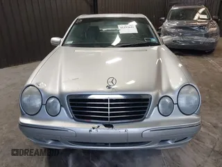 2002 Mercedes-Benz E-Class with VIN WDBJF82J52X062526, listed as a IAAI auction lot 41192641 with 126,352 mi miles. Bid and sale history available at carsss.com. Image 12.