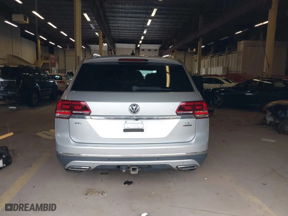 2018 Volkswagen Atlas 3.6L V6 SEL with VIN 1V2MR2CA5JC524122, listed as a IAAI auction lot 41805968 with 45,876 mi miles. Bid and sale history available at carsss.com. Image 17.