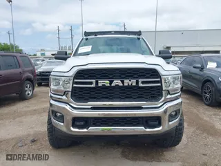 2019 Ram 2500 Big Horn with VIN 3C6UR5DL7KG587151, listed as a IAAI auction lot 42086628 with 137,868 mi miles. Bid and sale history available at carsss.com. Image 12.