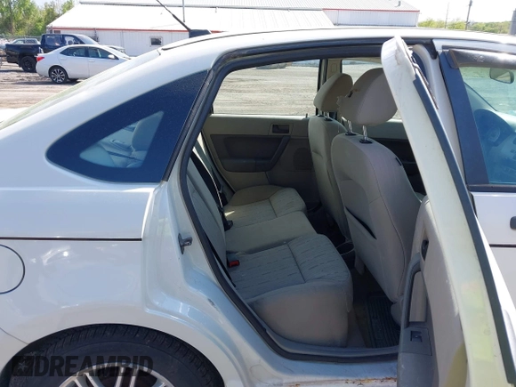 2009 Ford Focus SE with VIN 1FAHP35N19W113864, listed as a IAAI auction lot 42196830 with 192,998 mi miles. Bid and sale history available at carsss.com. Image 8.