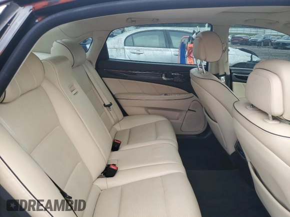 2016 Hyundai Equus Signature with VIN KMHGH4JH4GU105044, listed as a Copart auction lot 62558105 with 145,500 mi miles and Salvage title. Bid and sale history available at DreamBid. Image 10.