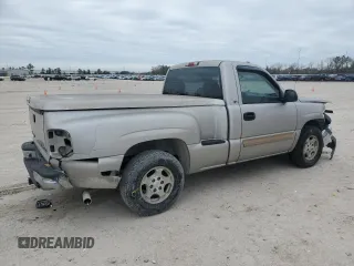 2004 Chevrolet Silverado 1500 LS with VIN 1GCEC14T04Z184560, listed as a Copart auction lot 87549745 with 113,569 mi miles and Salvage Title. Bid and sale history available at carsss.com. Image 3.