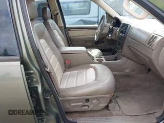 2004 Ford Explorer Eddie Bauer с VIN 1FMZU74K94UB44804, выставлен на аукционе IAAI как лот 42140808 с пробегом 305 912 миль миль и . История ставок и продаж доступна на DreamBid. Изображение 5.