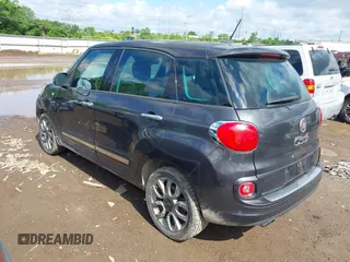2015 FIAT 500L Lounge z VIN ZFBCFACH6FZ035281, wystawiony jako IAAI lot #42306531 z przebiegiem 99 810 mil mil oraz . Historia ofert i sprzedaży dostępna na DreamBid. Obrazek 3.
