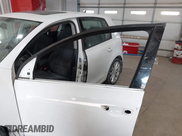2013 Volkswagen Golf TDI с VIN WVWDM7AJ0DW137125, выставлен на аукционе IAAI как лот 41405747 с пробегом 122 069 миль миль и . История ставок и продаж доступна на DreamBid. Изображение 20.