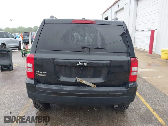 2016 Jeep Patriot Sport with VIN 1C4NJRBB4GD551671, listed as a IAAI auction lot 42322700 with 157,497 mi miles and . Bid and sale history available at DreamBid. Image 17.