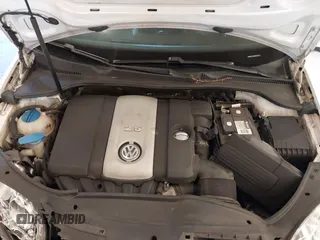 2008 Volkswagen Rabbit S with VIN WVWBA71K38W335471, listed as a IAAI auction lot 41450928 with 157,587 mi miles. Bid and sale history available at carsss.com. Image 10.