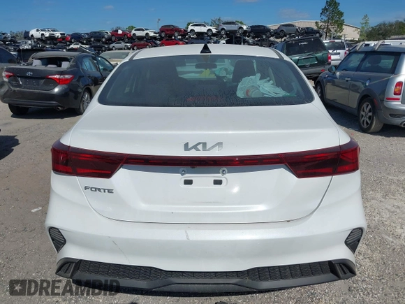 2024 Kia Forte LXS z VIN 3KPF24AD8RE794263, wystawiony jako IAAI lot #40550643 z przebiegiem 10 318 mil mil oraz . Historia ofert i sprzedaży dostępna na DreamBid. Obrazek 16.