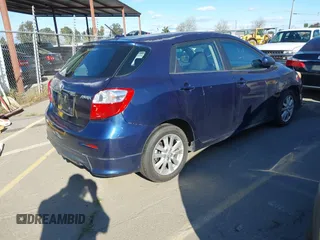 2010 Toyota Matrix z VIN 2T1KU4EE7AC242574, wystawiony jako IAAI lot #41799126 z przebiegiem 116 782 mil mil oraz . Historia ofert i sprzedaży dostępna na DreamBid. Obrazek 4.