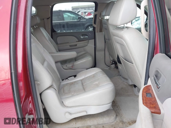 2007 Chevrolet Suburban LT with VIN 3GNFK16377G232295, listed as a IAAI auction lot 41617144 with 229,159 mi miles. Bid and sale history available at carsss.com. Image 8.