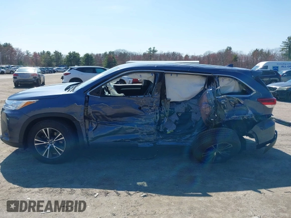 2018 Toyota Highlander LE с VIN 5TDBZRFH9JS837716, выставлен на аукционе IAAI как лот 42075645 с пробегом 36 893 миль миль и . История ставок и продаж доступна на DreamBid. Изображение 15.