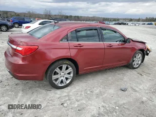 2014 Chrysler 200 Touring z VIN 1C3CCBBB2EN102221, wystawiony jako Copart lot #47847985 z przebiegiem 141 912 mil mil oraz Szkody całkowita. Historia ofert i sprzedaży dostępna na DreamBid. Obrazek 3.