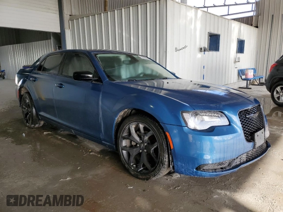 2023 Chrysler 300 Touring with VIN 2C3CCAAG0PH633016, listed as a Copart auction lot 49267415 with 23,449 mi miles and Clean Title. Bid and sale history available at DreamBid. Image 4.
