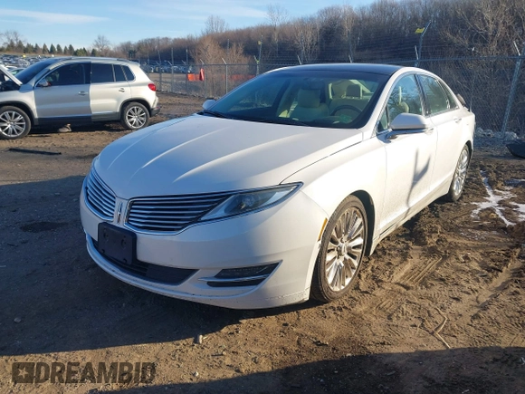 2014 Lincoln MKZ with VIN 3LN6L2GK3ER800458, listed as a IAAI auction lot 41233924 with 106,048 mi miles. Bid and sale history available at carsss.com. Image 2.