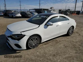2025 Mercedes-Benz CLA 250 z VIN W1K5J4GB6SN511404, wystawiony jako Copart lot #47269435 z przebiegiem 10 778 mil mil oraz Tytuł czysty. Historia ofert i sprzedaży dostępna na DreamBid. Obrazek 1.