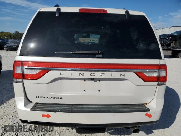 2017 Lincoln Navigator Reserve z VIN 5LMJJ2LT2HEL03324, wystawiony jako Copart lot #86693884 z przebiegiem 88 652 mil mil oraz Szkoda całkowita • Salvage title. Historia ofert i sprzedaży dostępna na DreamBid. Obrazek 6.