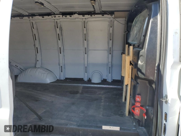 2021 Chevrolet Express Cargo с VIN 1GCWGAFP6M1214670, выставлен на аукционе Copart как лот 62432755 с пробегом 109 544 миль миль и Чистый • Clean title. История ставок и продаж доступна на DreamBid. Изображение 11.