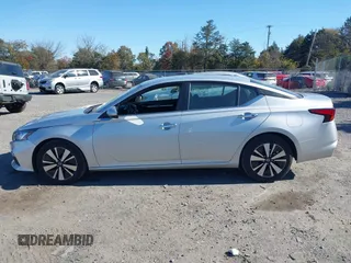 2021 Nissan Altima SV with VIN 1N4BL4DV1MN417140, listed as a IAAI auction lot 40694796 with 49,159 mi miles and . Bid and sale history available at carsss.com. Image 14.