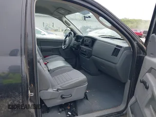 2007 Dodge 1500 ST z VIN 1D7HA16227J564919, wystawiony jako IAAI lot #42250566 z przebiegiem 100 515 mil mil oraz . Historia ofert i sprzedaży dostępna na DreamBid. Obrazek 5.
