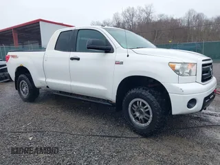 2012 Toyota Tundra z VIN 5TFUW5F18CX243712, wystawiony jako IAAI lot #41868069 z przebiegiem 226 059 mil mil oraz . Historia ofert i sprzedaży dostępna na DreamBid. Obrazek 1.