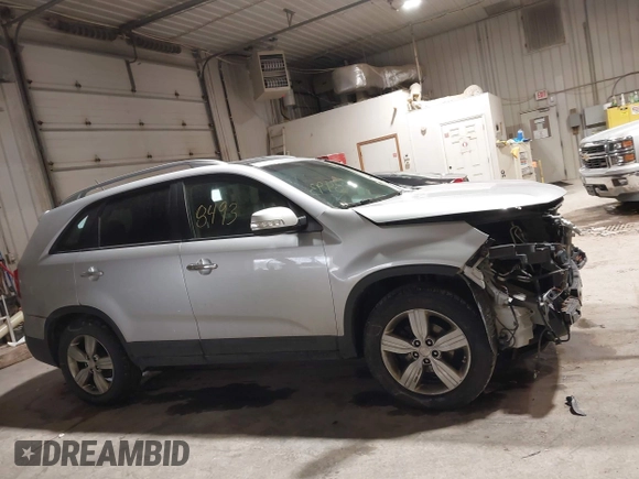 2012 Kia Sorento EX with VIN 5XYKU4A29CG285803, listed as a IAAI auction lot 41588493 with 171,891 mi miles. Bid and sale history available at carsss.com. Image 13.