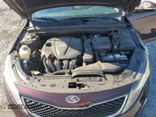 2014 Kia Optima EX z VIN 5XXGN4A7XEG304512, wystawiony jako Copart lot #50656505 z przebiegiem 141 746 mil mil oraz Szkoda całkowita • Salvage title. Historia ofert i sprzedaży dostępna na DreamBid. Obrazek 12.
