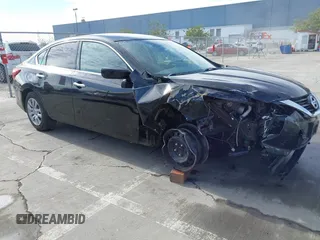 2016 Nissan Altima SL with VIN 1N4AL3APXGC138765, listed as a IAAI auction lot 41540035 with 114,966 mi miles and . Bid and sale history available at carsss.com. Image 1.