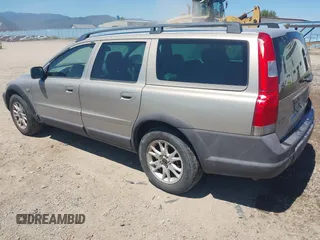 2004 Volvo V70 XC Cross Country with VIN YV1SZ59H441163300, listed as a IAAI auction lot 42606073 with 193,098 mi miles and . Bid and sale history available at DreamBid. Image 3.