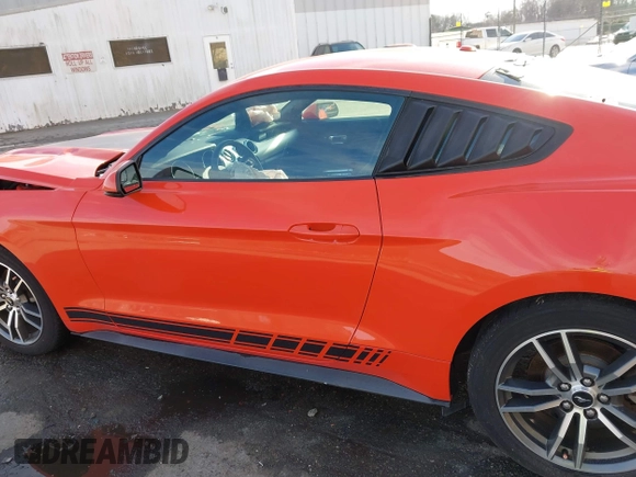 2016 Ford Mustang EcoBoost z VIN 1FA6P8TH1G5304916, wystawiony jako IAAI lot #41588736 z przebiegiem 55 284 mil mil oraz . Historia ofert i sprzedaży dostępna na DreamBid. Obrazek 13.