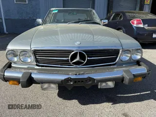 1981 Mercedes-Benz 380 SL z VIN WDBBA45A0BB007602, wystawiony jako IAAI lot #42175344 z przebiegiem 96 861 mil mil oraz . Historia ofert i sprzedaży dostępna na DreamBid. Obrazek 6.