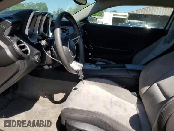 2011 Chevrolet Camaro 1LT z VIN 2G1FB1ED9B9130530, wystawiony jako Copart lot #52991295 z przebiegiem 166 222 mil mil oraz Szkoda całkowita • Salvage title. Historia ofert i sprzedaży dostępna na DreamBid. Obrazek 7.