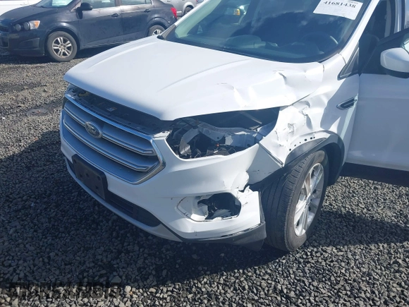 2017 Ford Escape SE with VIN 1FMCU9G97HUE98112, listed as a IAAI auction lot 41681438 with 71,837 mi miles. Bid and sale history available at carsss.com. Image 6.