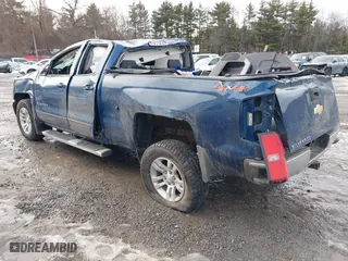 2018 Chevrolet Silverado 1500 LT with VIN 1GCVKREC6JZ123435, listed as a IAAI auction lot 41611764 with 72,031 mi miles. Bid and sale history available at carsss.com. Image 3.
